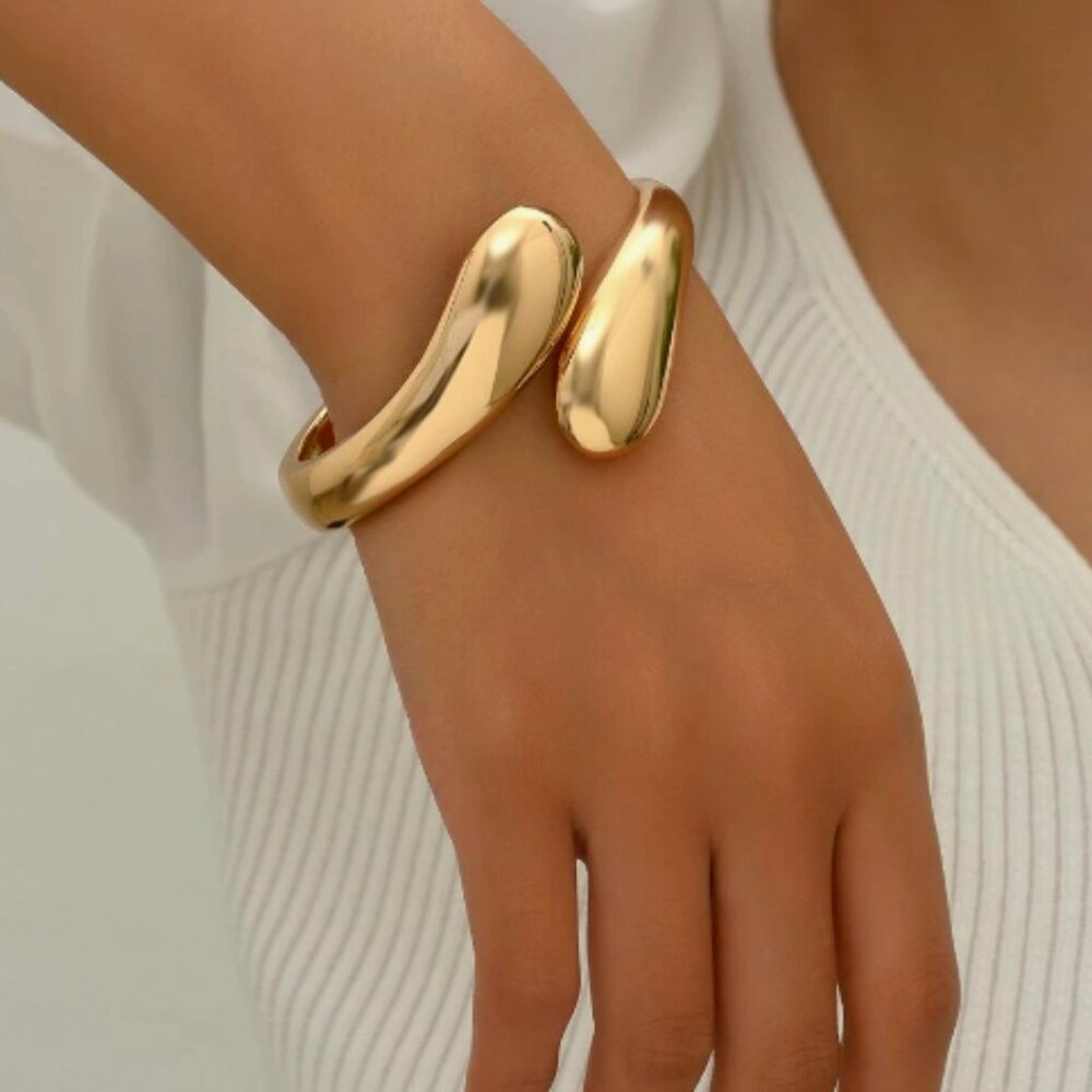 Gold Water Drop Chunky Bangle